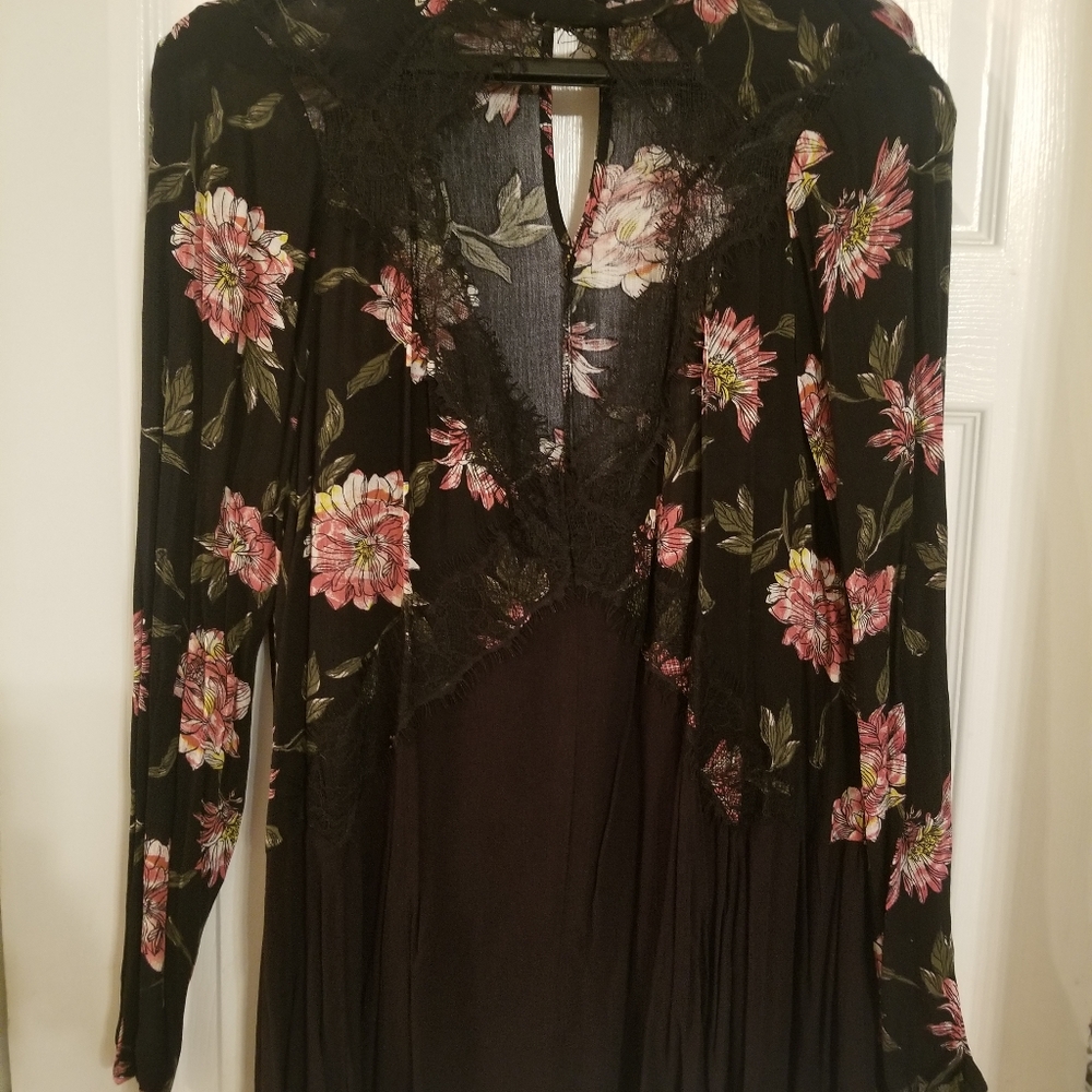 Sexy Floral Choker Plunging Blouse